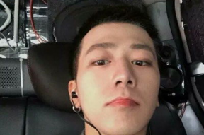 韩国网红 男 飞吻,萌化网友心！”